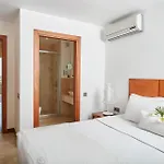 Flow Surf & Szálloda 3*