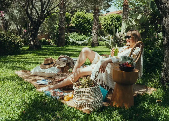 弗洛达特卡冲浪及海滩酒店 3* 达特恰